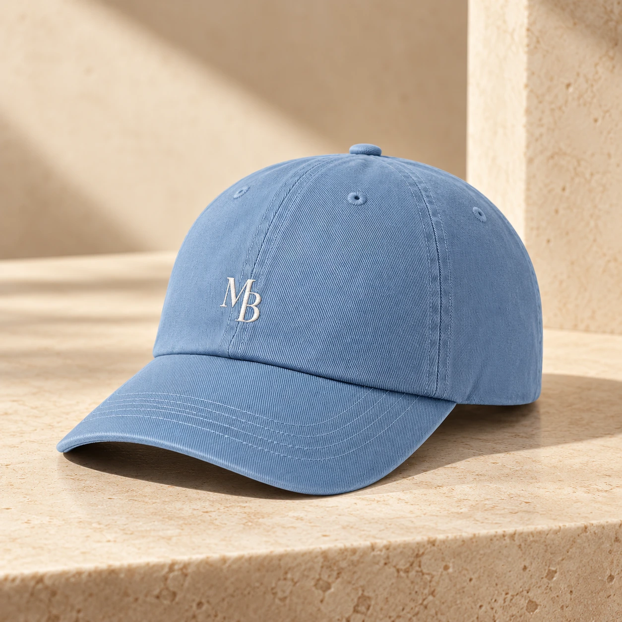 Gorras Celeste · MB Blanco, detalle